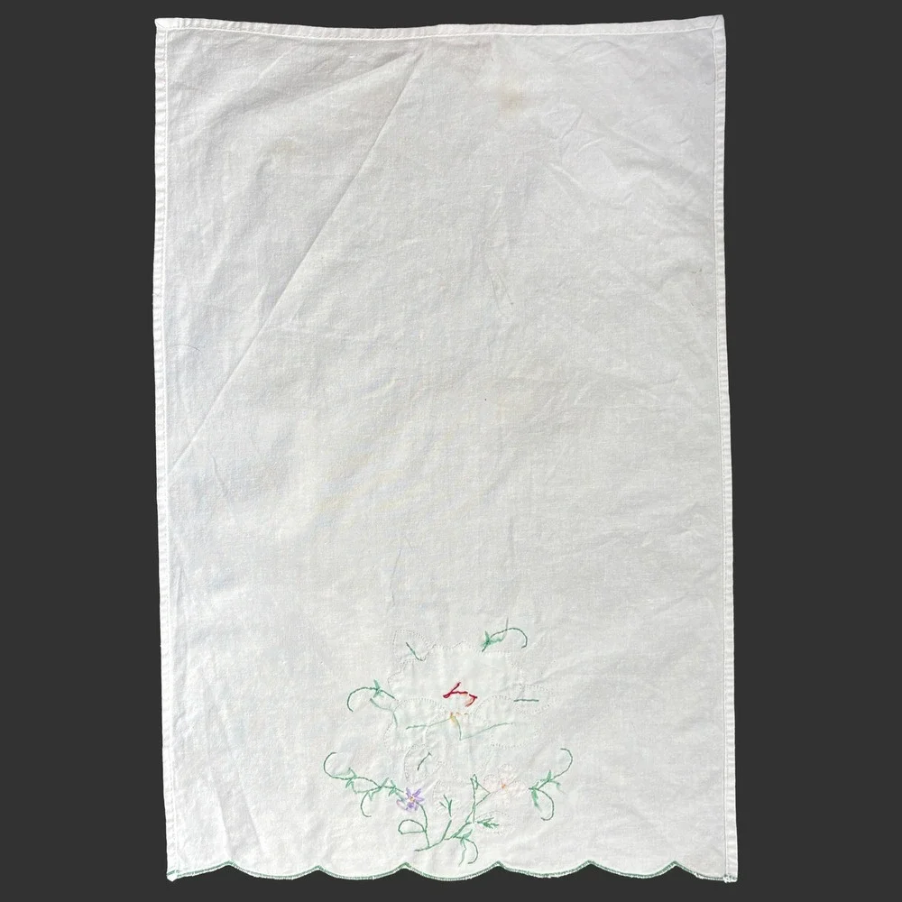 Vintage Hand Embroidered Floral Cotton Tea Towels‎ Set of 3 Scalloped Edge White